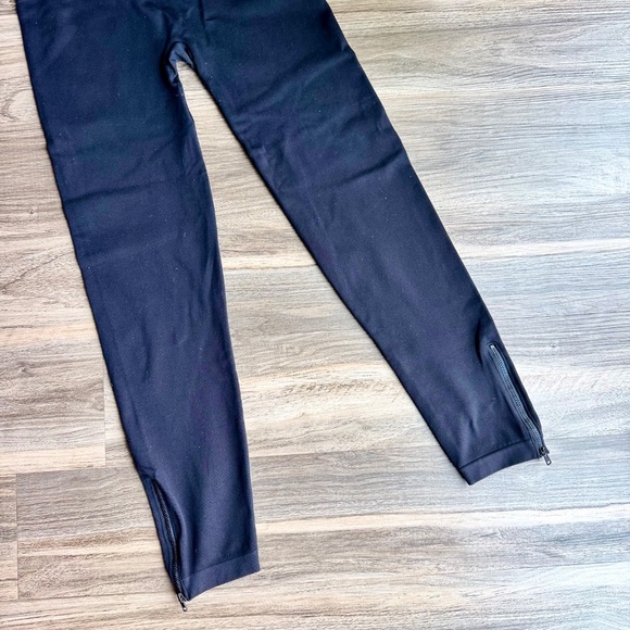 Spanx Look At Me Now Seamless Black Ankle Zip Leggings Size 1X - Picture 8 of 15